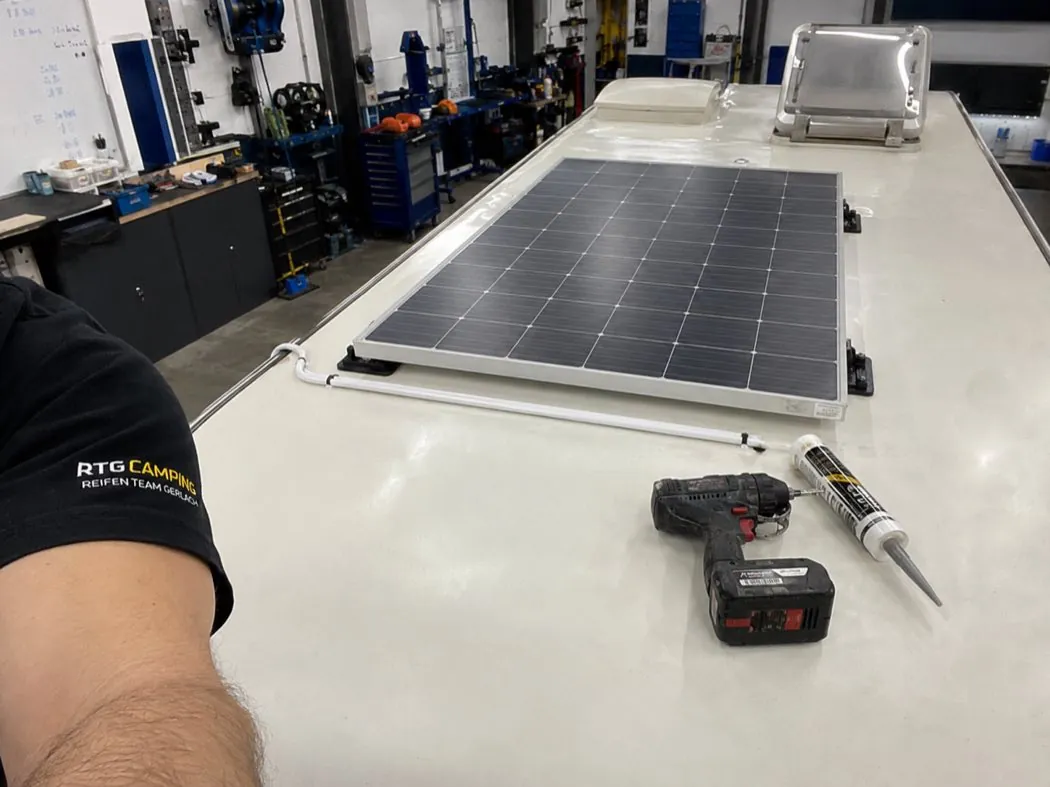 Solaranlage nachgerüstet – Wohnmobil bei RTG Camping in Hilden